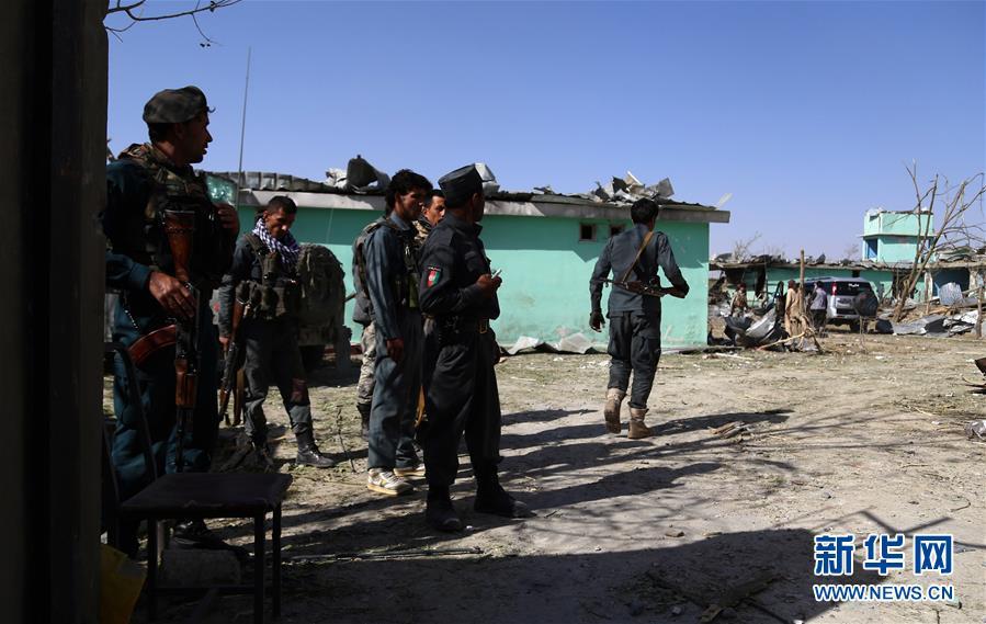 阿富汗遭自杀式汽车炸弹袭击 造成8名警察死亡， 7人受伤