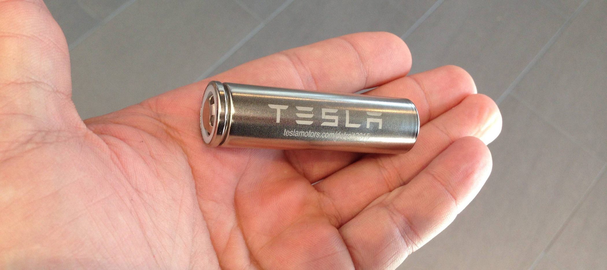 报告显示：特斯拉Model 3在5月份用了全球1/6的电动车电池