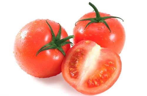 挑选新鲜西红柿颜色越红越好！