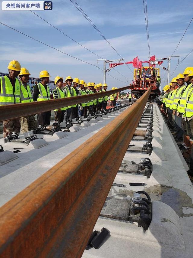 京哈高铁北京至承德段开始铺轨施工 线路全长192公里